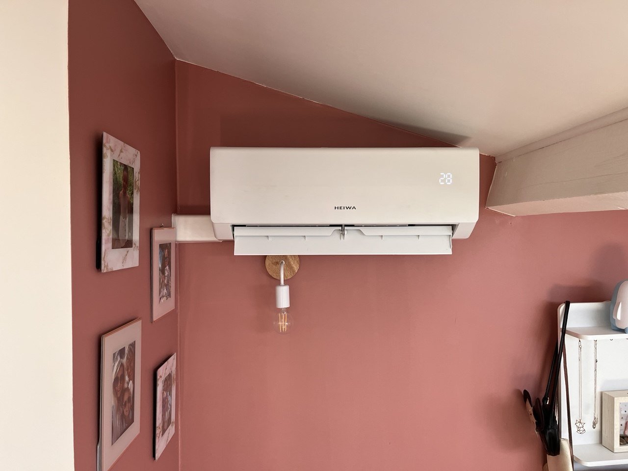 Climatiseur mural HEIWA dans salon